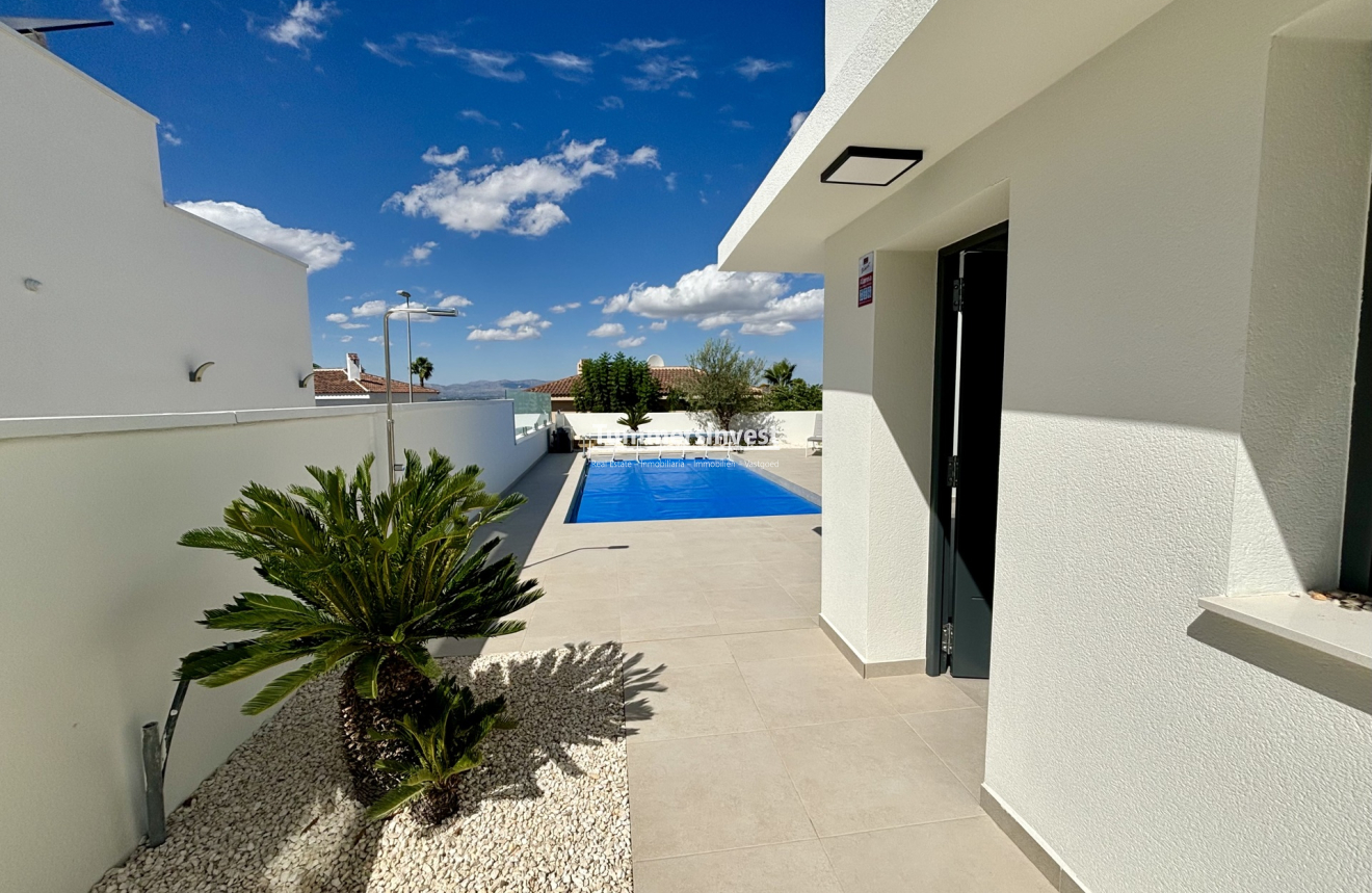 New Build · detached · Benijofar