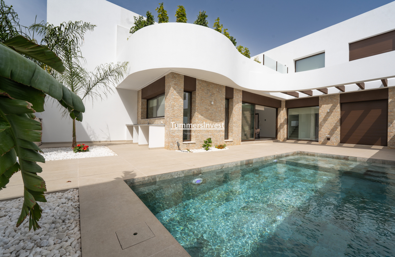 New Build · detached · Heredades