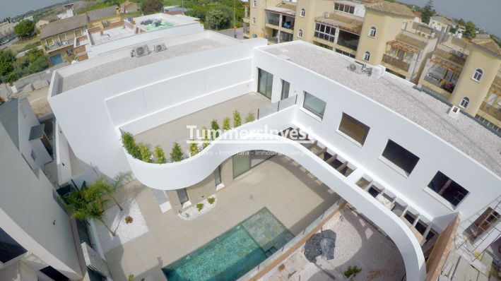 New Build · detached · Heredades