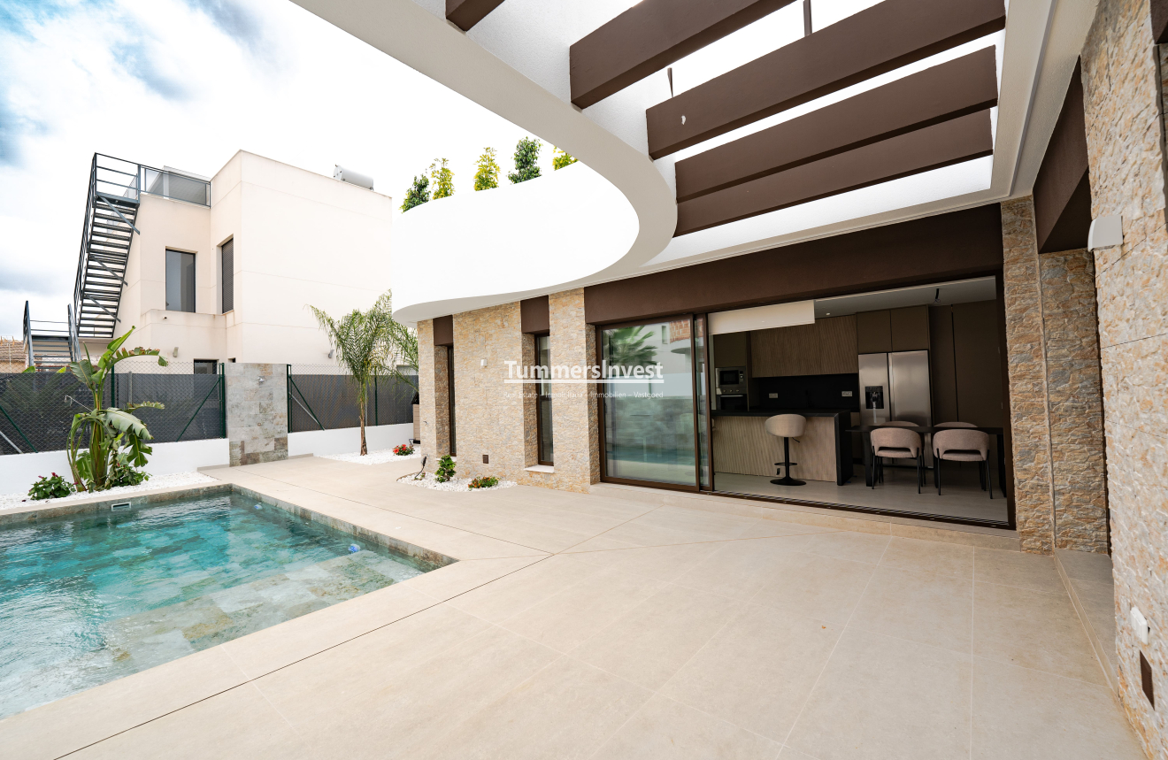New Build · detached · Heredades
