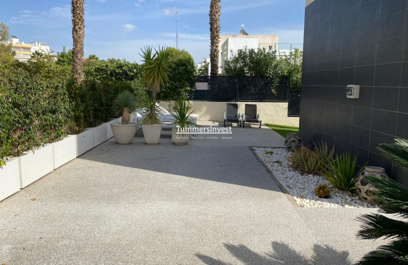 Herverkoop · Semi-detached Villa · Villamartin