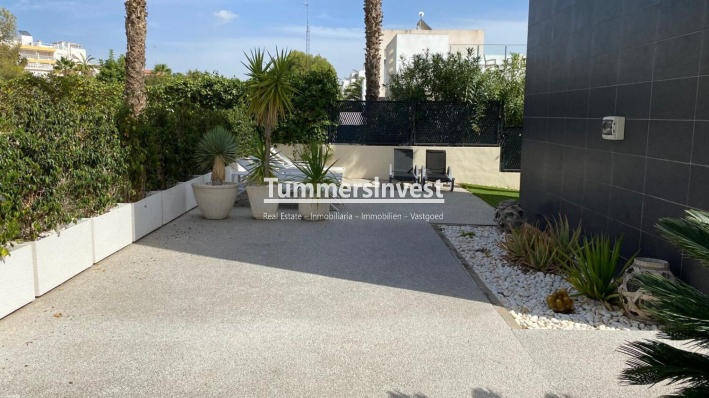 Herverkoop · Semi-detached Villa · Villamartin
