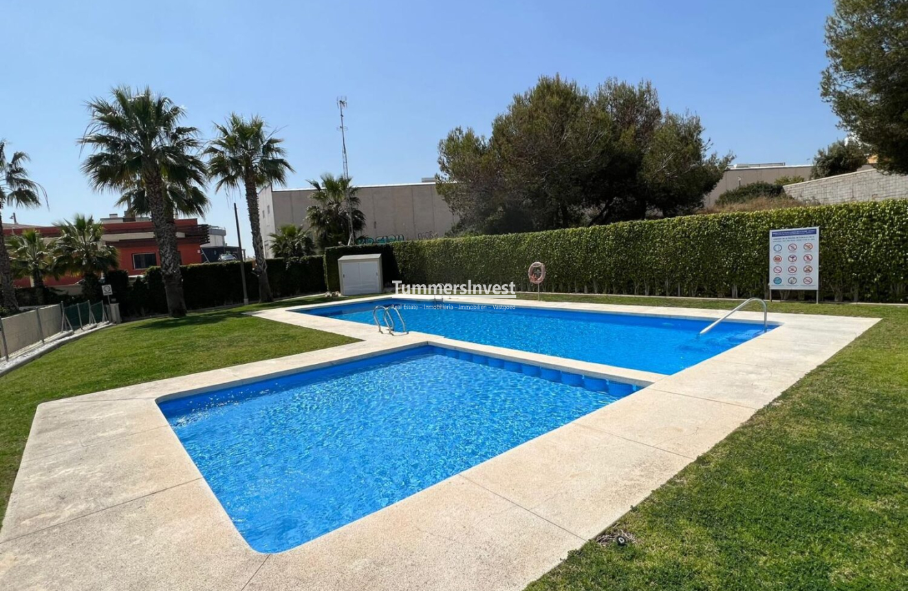 Herverkoop · Semi-detached Villa · Villamartin