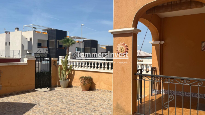Reventa · Quad House · Los Altos