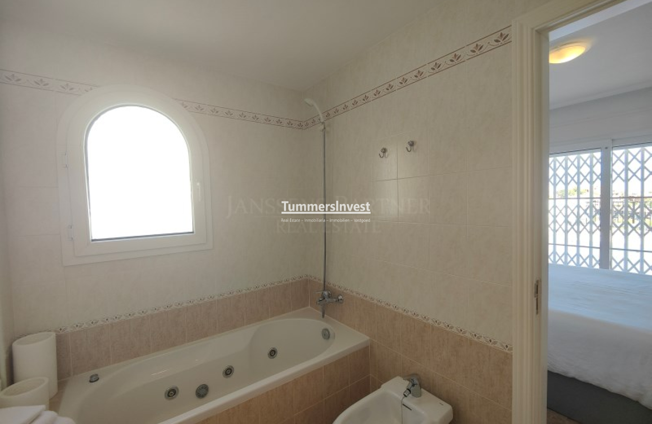 Herverkoop · Apartment · Altea · Mascarat