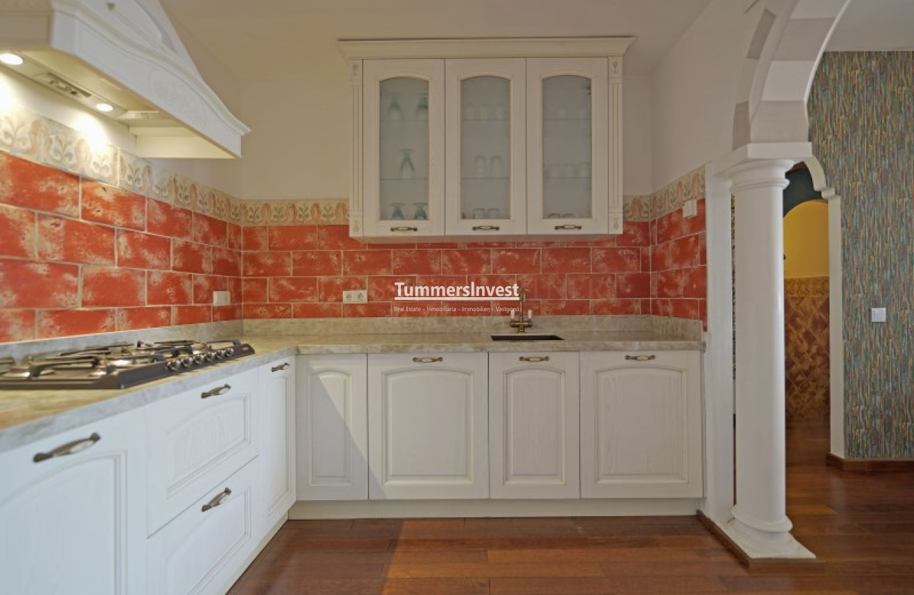 Herverkoop · Apartment · Altea · Mascarat