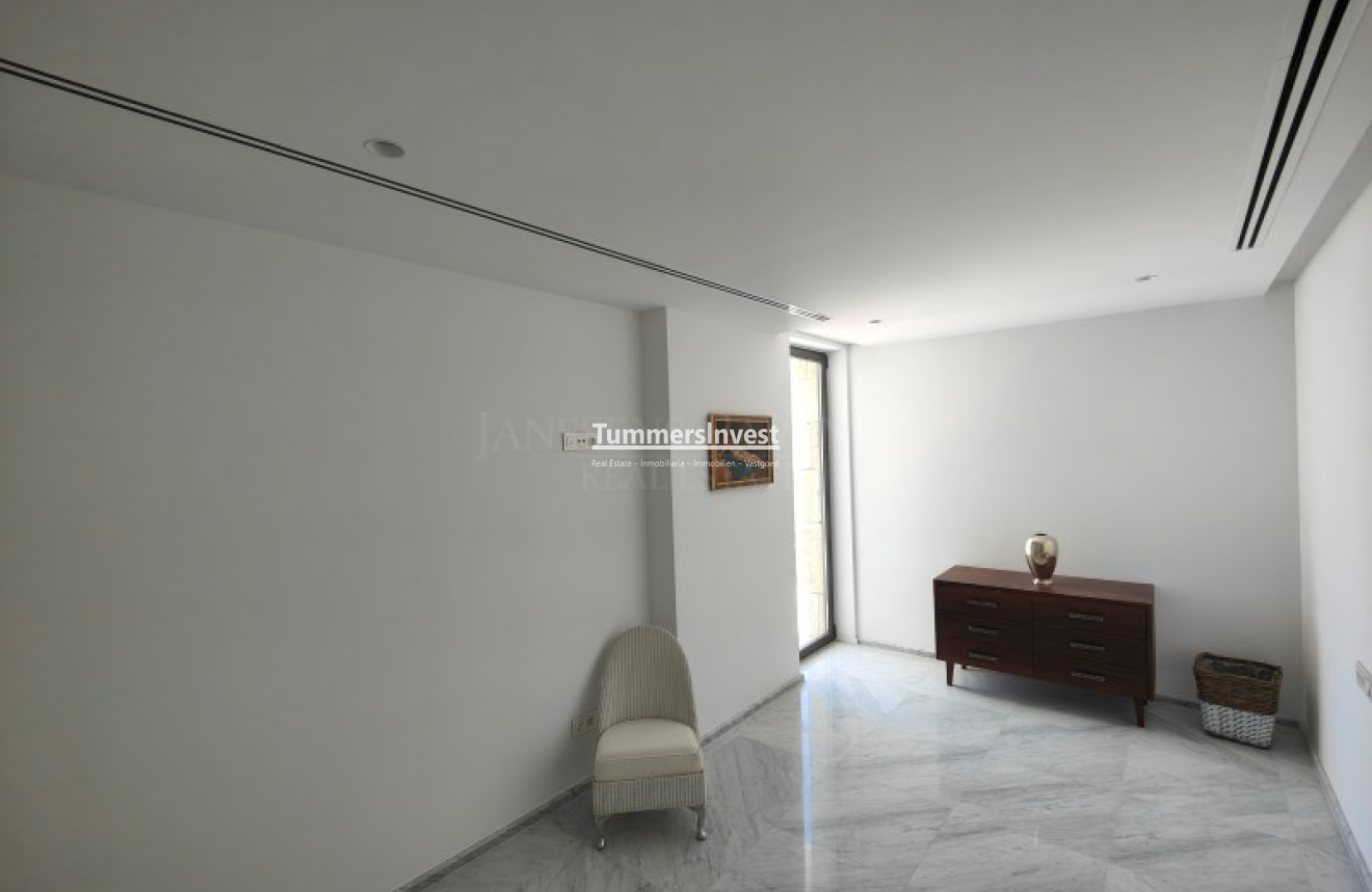 Wiederverkauf · Flat · Altea · Mascarat